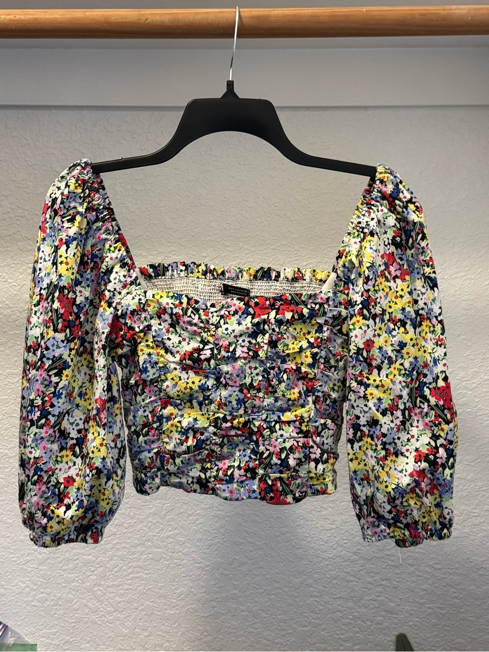NEW Zara Floral Smocked Puff Sleeve Crop Top Size Small